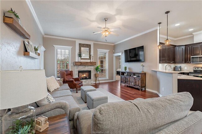 Building Photo - Beautiful 3 Bed, 2 Bath in Castlegate