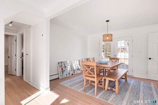 Building Photo - 36 Middlebury St