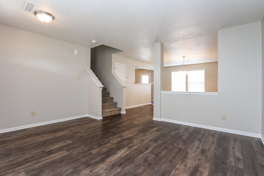 Building Photo - 8649 Hopewell Ct