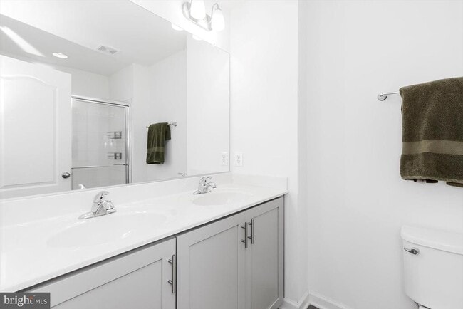 Building Photo - 18 Needle Ct