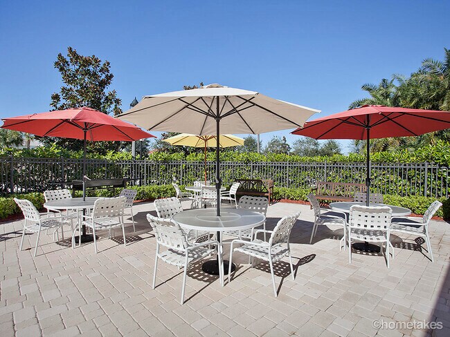 Building Photo - 12091 SW Bennington Cir