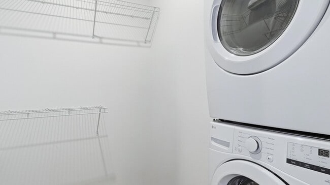 Building Photo - 207 Old Mountain Rd