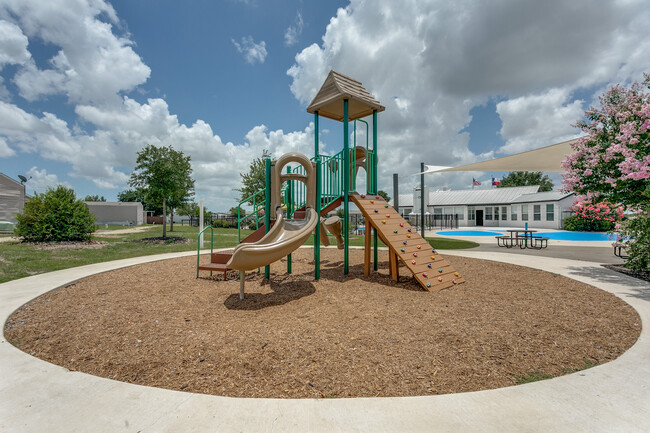 Building Photo - 7151 Woodlake Pkwy