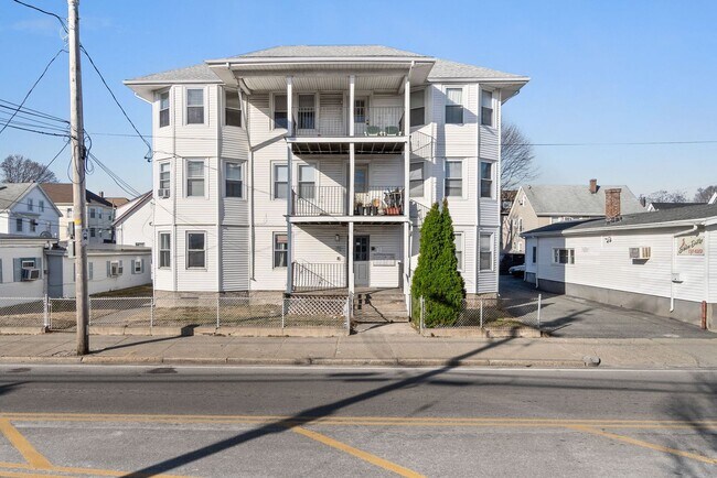 Primary Photo - 508 Lonsdale Ave