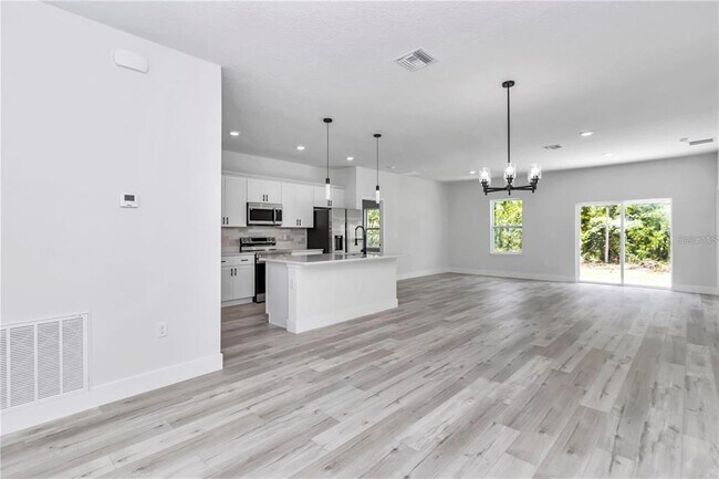 Building Photo - 586 Marion Oaks Trail