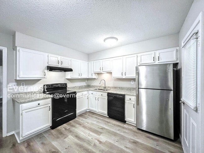 Building Photo - 3760 Heathcliff Dr