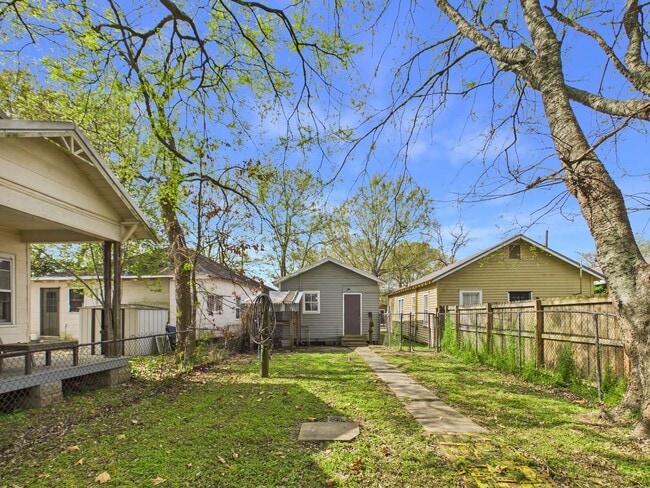 Building Photo - 1 Bed, 1 Bath Cottage Near UL!