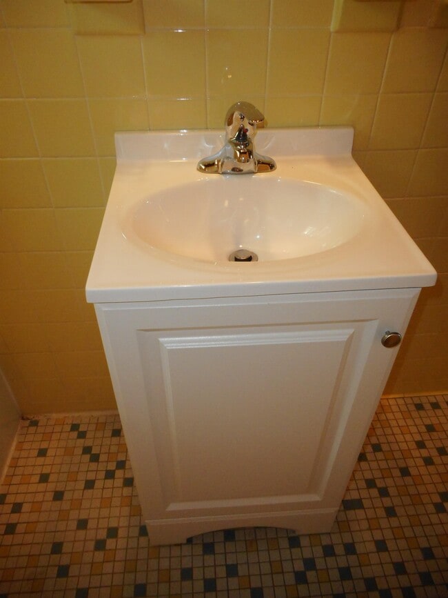 Building Photo - 716 Chesapeake Dr