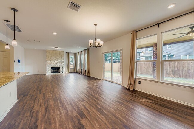 Building Photo - 716 Madalin Rue Ct