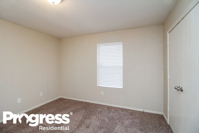 Building Photo - 1515 W Coral Reef Ln