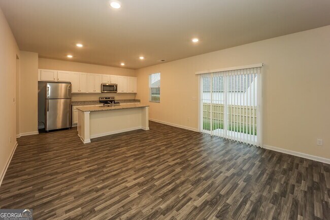 Building Photo - 372 Hamilton Pointe Dr