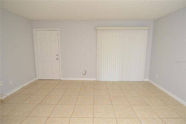 Building Photo - 8643 Mallard Reserve Dr