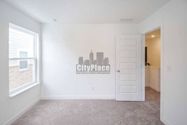 Building Photo - 6573 Halsey St