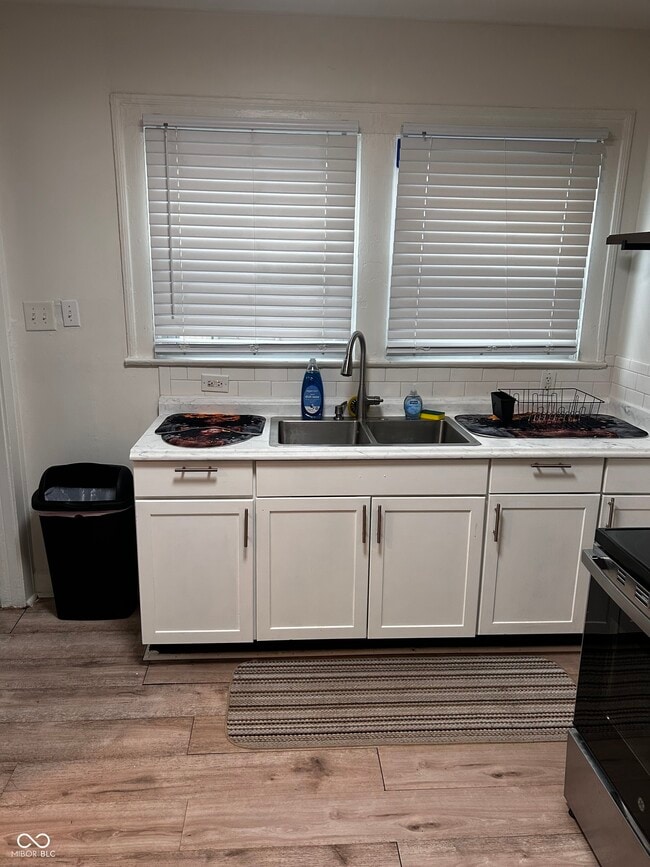 Building Photo - 3851 Broadway St