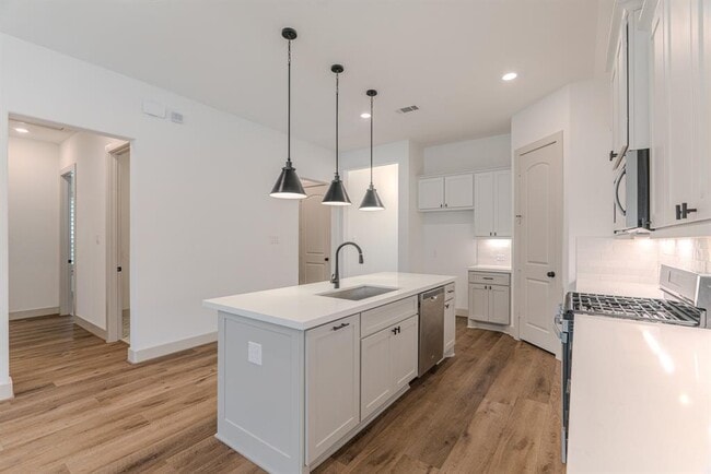 Building Photo - 9322 Galloway Wds Trl