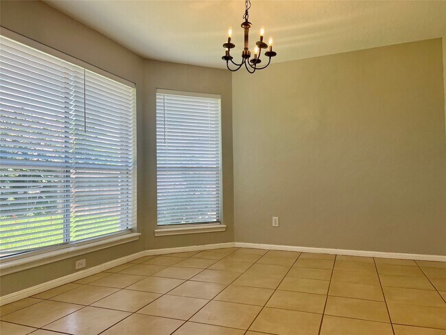 Building Photo - 218 Birch Hill Dr