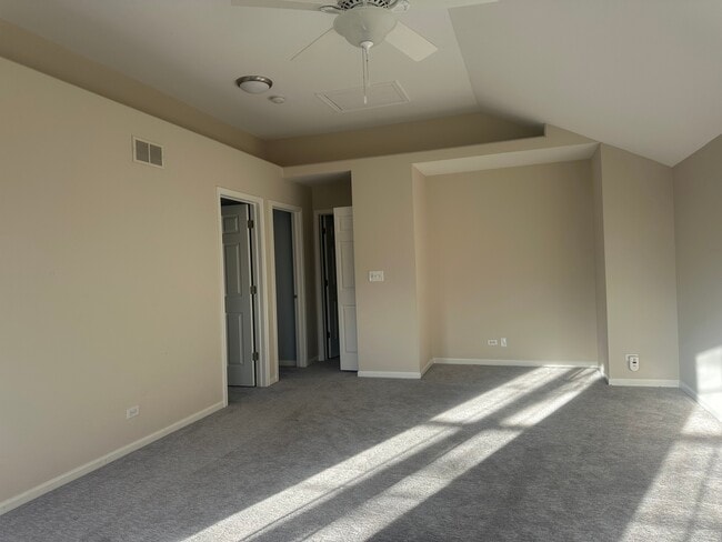 Building Photo - 2449 Stonegate Rd