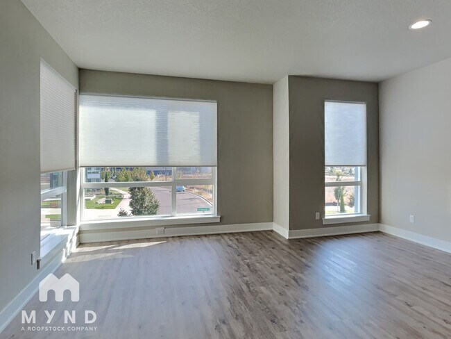 Building Photo - 17231 SW Goldcrest Ln