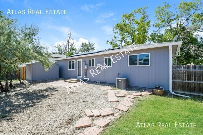 Building Photo - Cozy 3 Bed 1 Bath Home in Central Aurora!!...