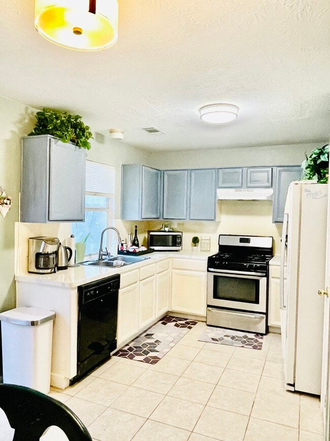 Building Photo - 118 Willoughby Ct