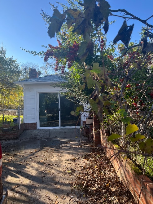 Building Photo - 39 Stark Ln