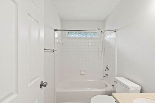 Building Photo - 371 Marshview Dr