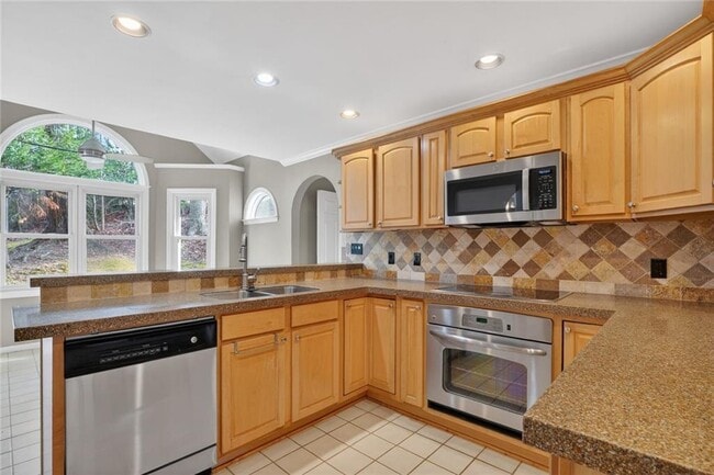 Building Photo - 5340 Tally Green Dr