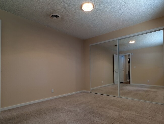 Building Photo - Nice 4-Bedroom, 2-Bath Home Located In Wes...