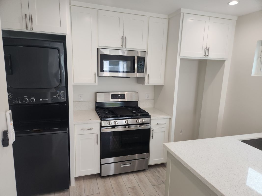 Building Photo - 506 Sheridan Way