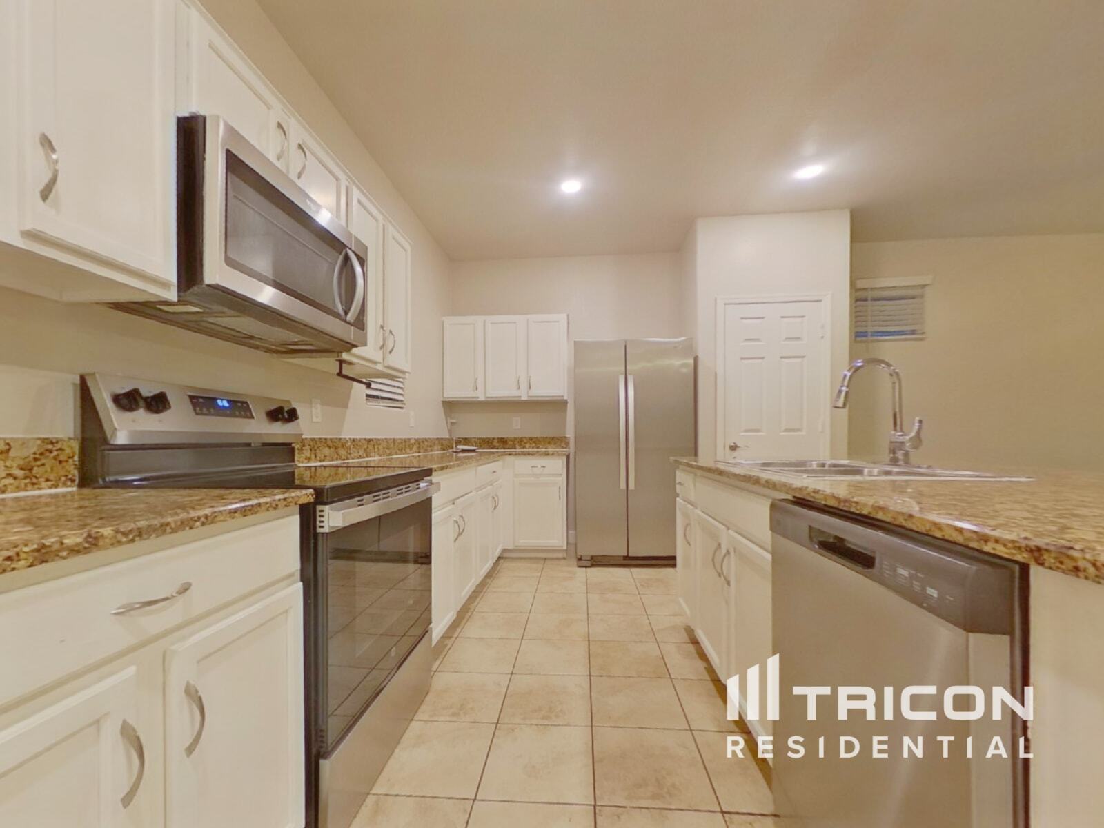 Building Photo - 16221 W La Ventilla Way