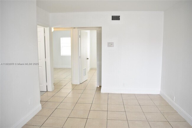 Building Photo - 1002 Palm Beach Lakes Blvd