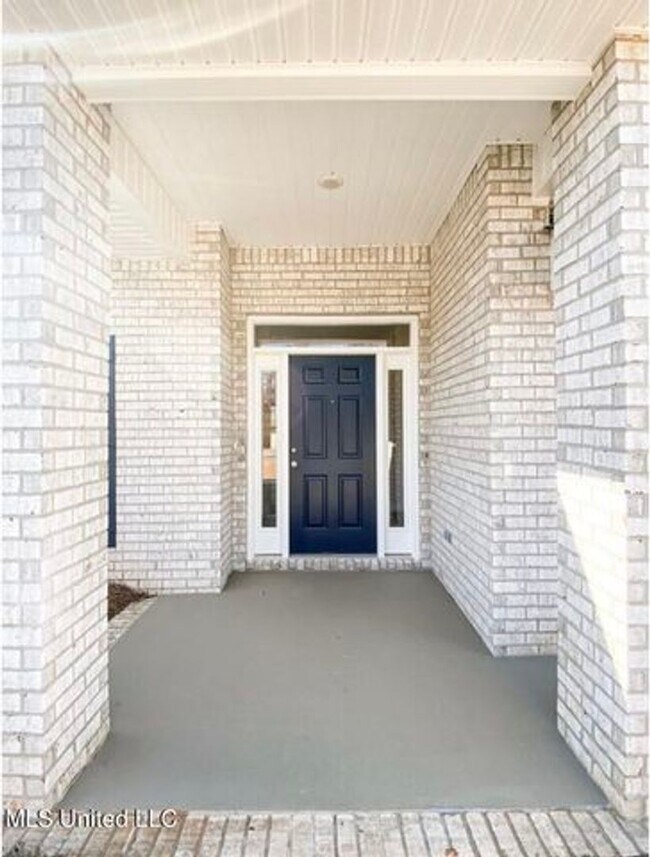Building Photo - Luxury 4 bedroom 3 bath Home for rent
