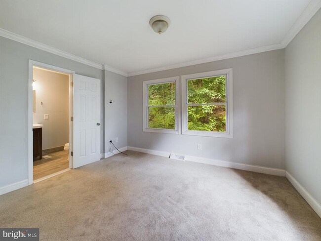 Building Photo - 2232 Aquia Dr