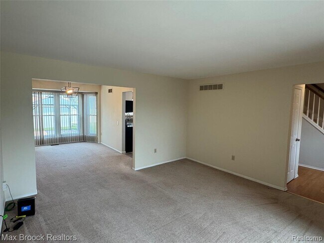 Building Photo - 35865 Ashford Dr