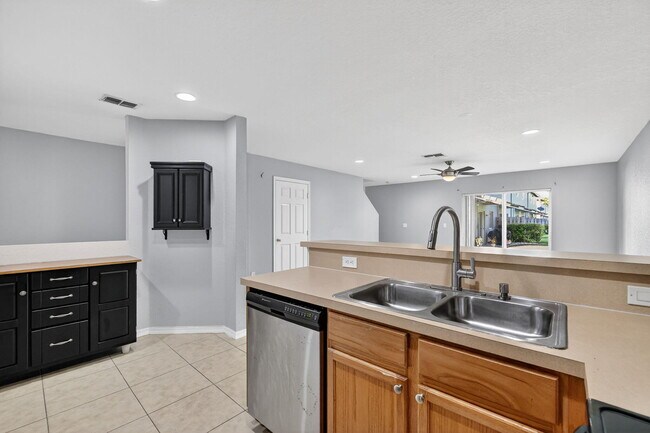 Building Photo - 2245 Portsmouth Ln