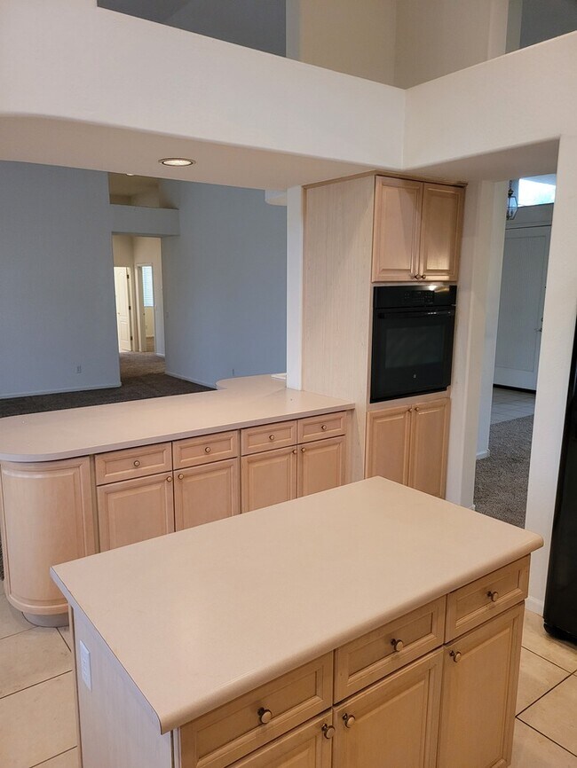 Building Photo - BEAUTIFUL 3/2 HOUSE FOR RENT IN TATUM RANCH