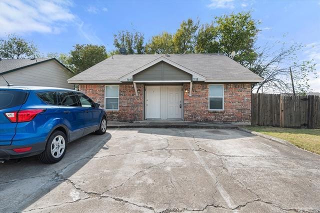 Primary Photo - 311 Kings Way Dr