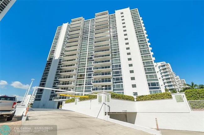 Building Photo - 2715 N Ocean Blvd