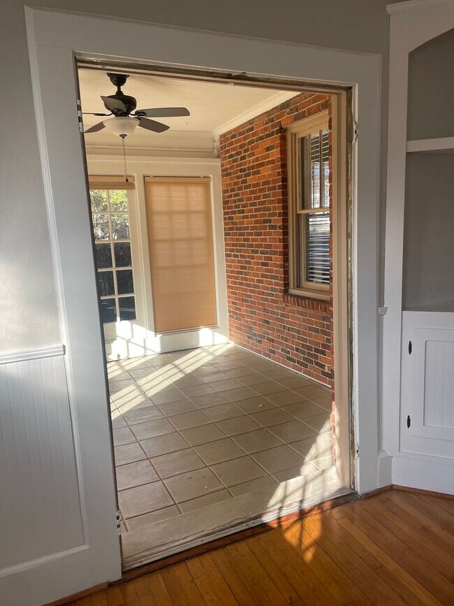 Building Photo - Brick 3 Bedroom Bungalow Available Now!