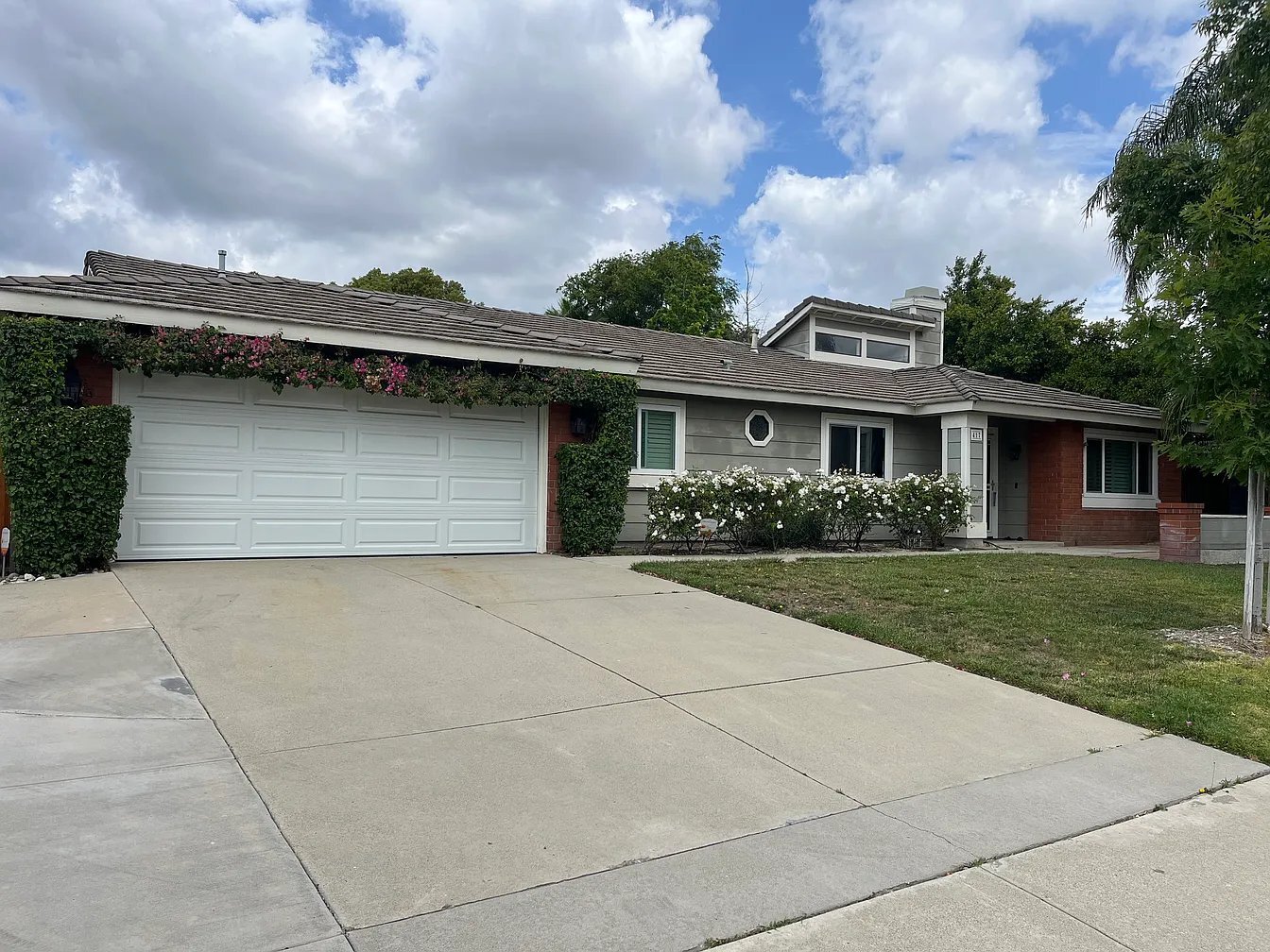 Building Photo - 417 E Miramar Ave