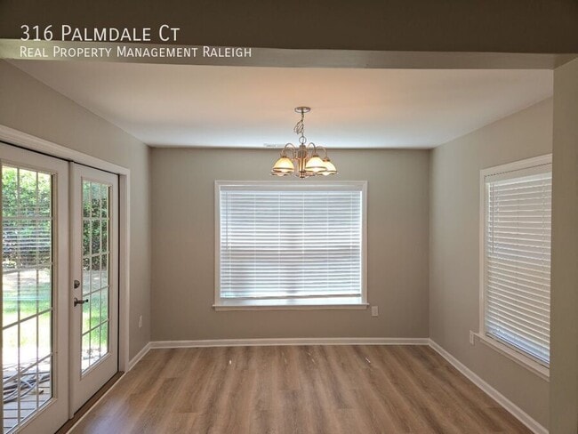 Building Photo - 316 Palmdale Ct