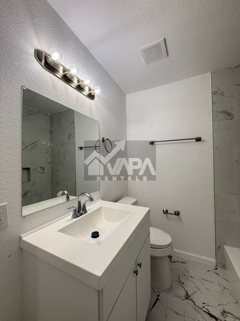 Building Photo - 943 Weizmann St