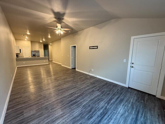 Building Photo - 65 Maverick Dr