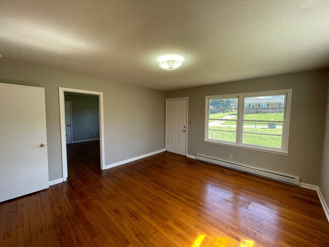 Building Photo - SHJ297-605 Lark Drive