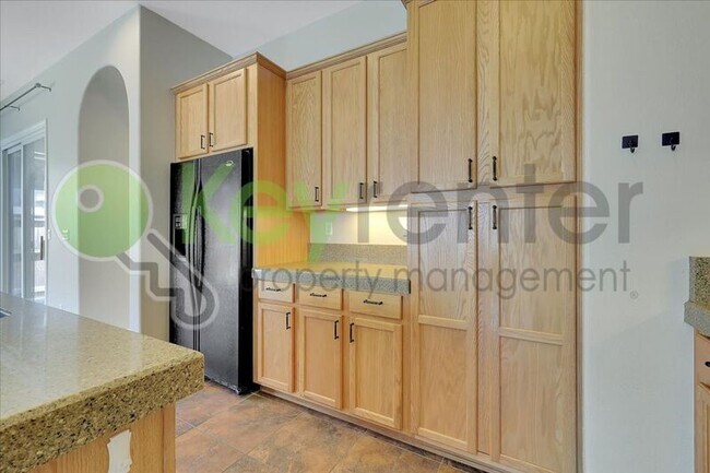 Building Photo - 9448 Syrah Ct