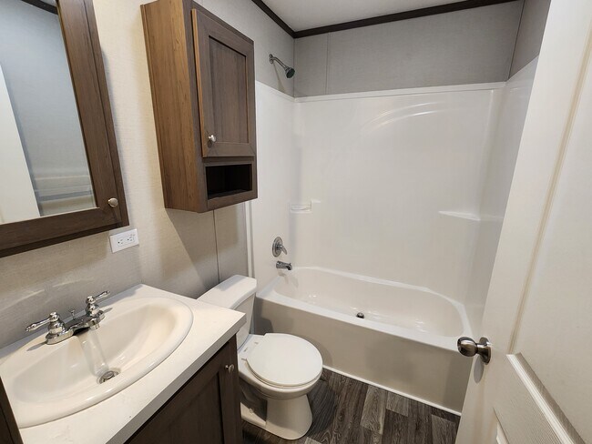 Building Photo - 543 Iowa