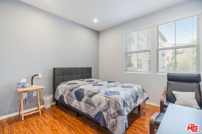 Building Photo - 12963 W Runway Rd