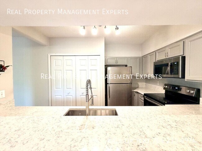 Building Photo - 20119 Henderson Rd