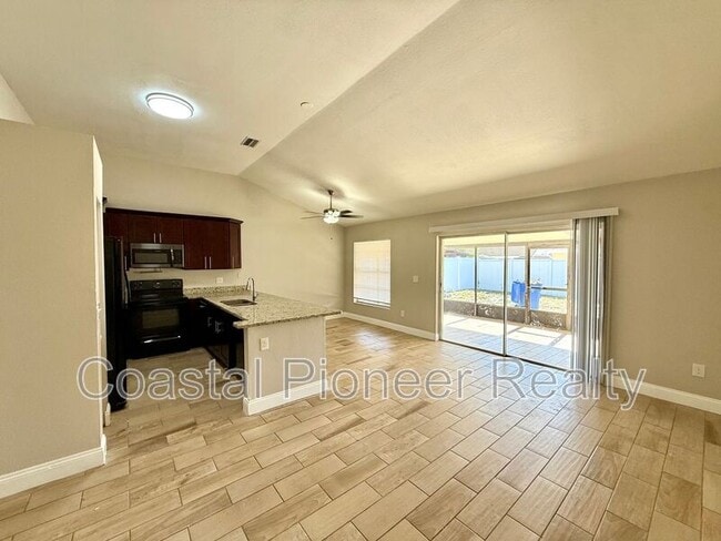 Building Photo - 7048 Hollowell Dr