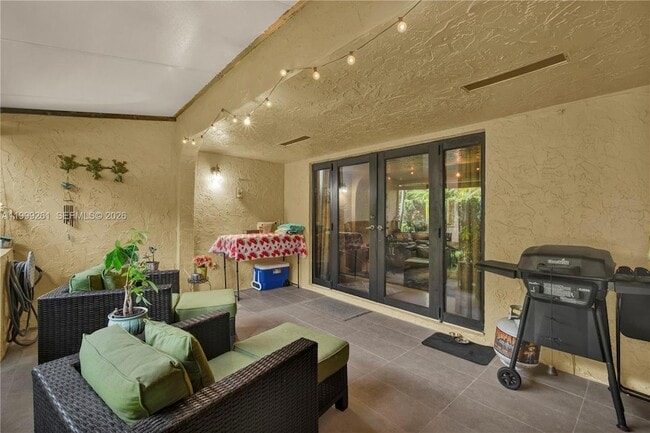 Building Photo - 3996 Estepona Ave